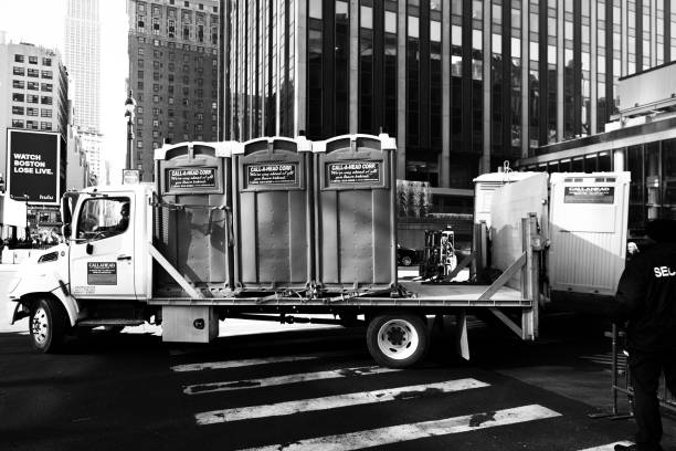 Best Portable restroom trailer rental  in Loughman, FL